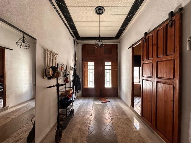 7 bedroom Townhouse for sale in Carlet - € 130,000 (Ref: 8760261)