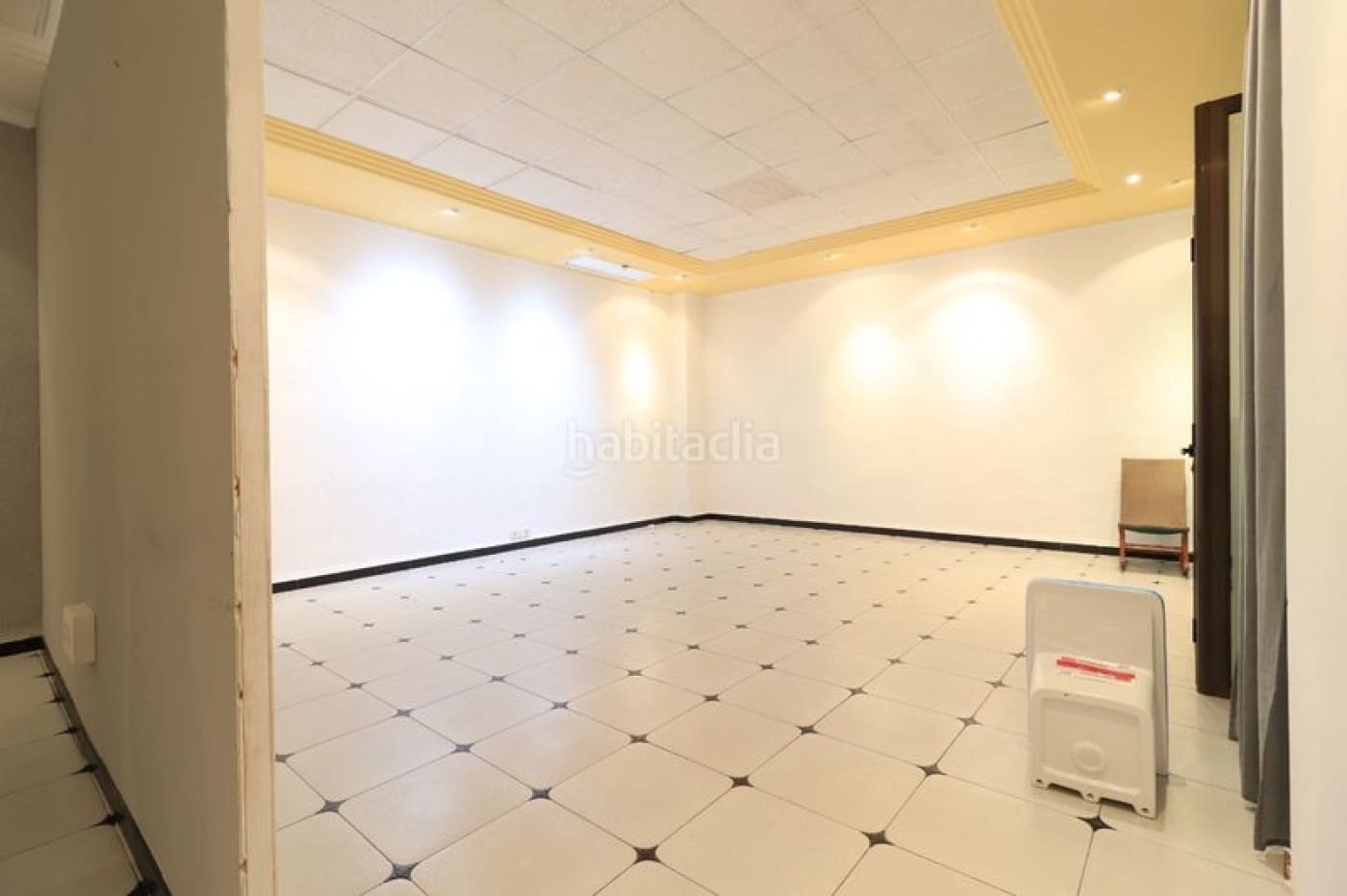 Erhverv til salg i L'Alcudia - € 100.000 (Ref: 8806330)