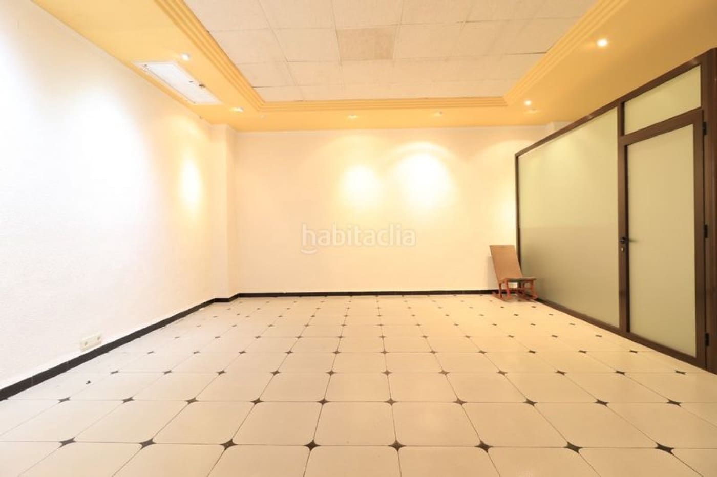 Erhverv til salg i L'Alcudia - € 100.000 (Ref: 8806330)