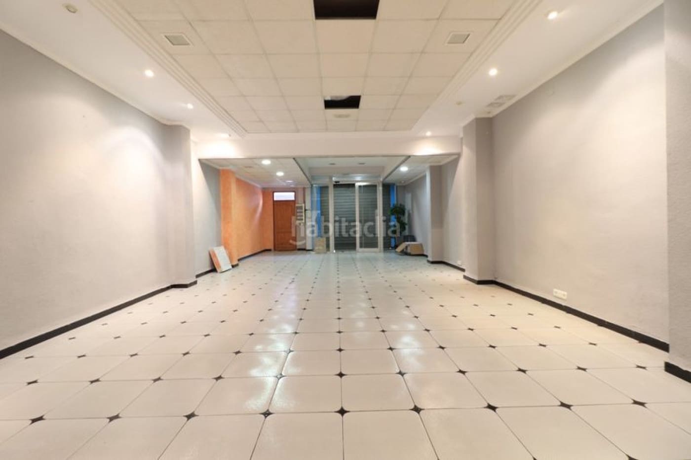 Erhverv til salg i L'Alcudia - € 100.000 (Ref: 8806330)