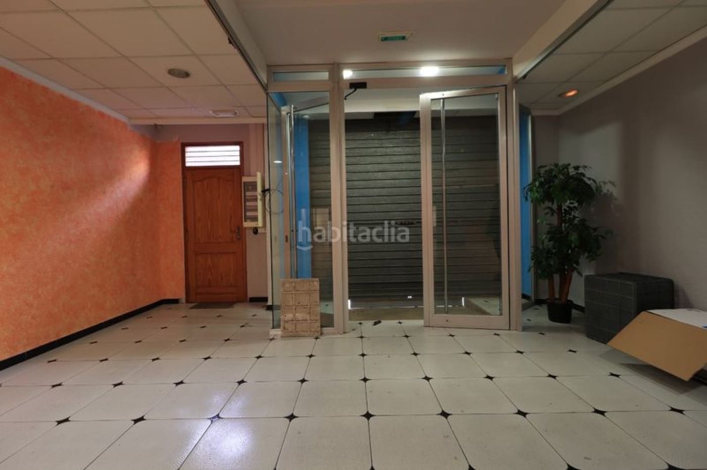 Erhverv til salg i L'Alcudia - € 100.000 (Ref: 8806330)