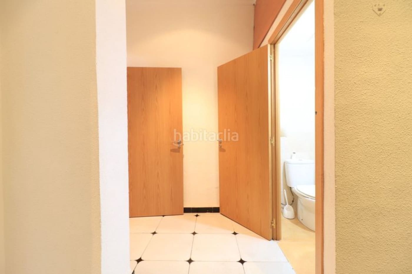 Erhverv til salg i L'Alcudia - € 100.000 (Ref: 8806330)