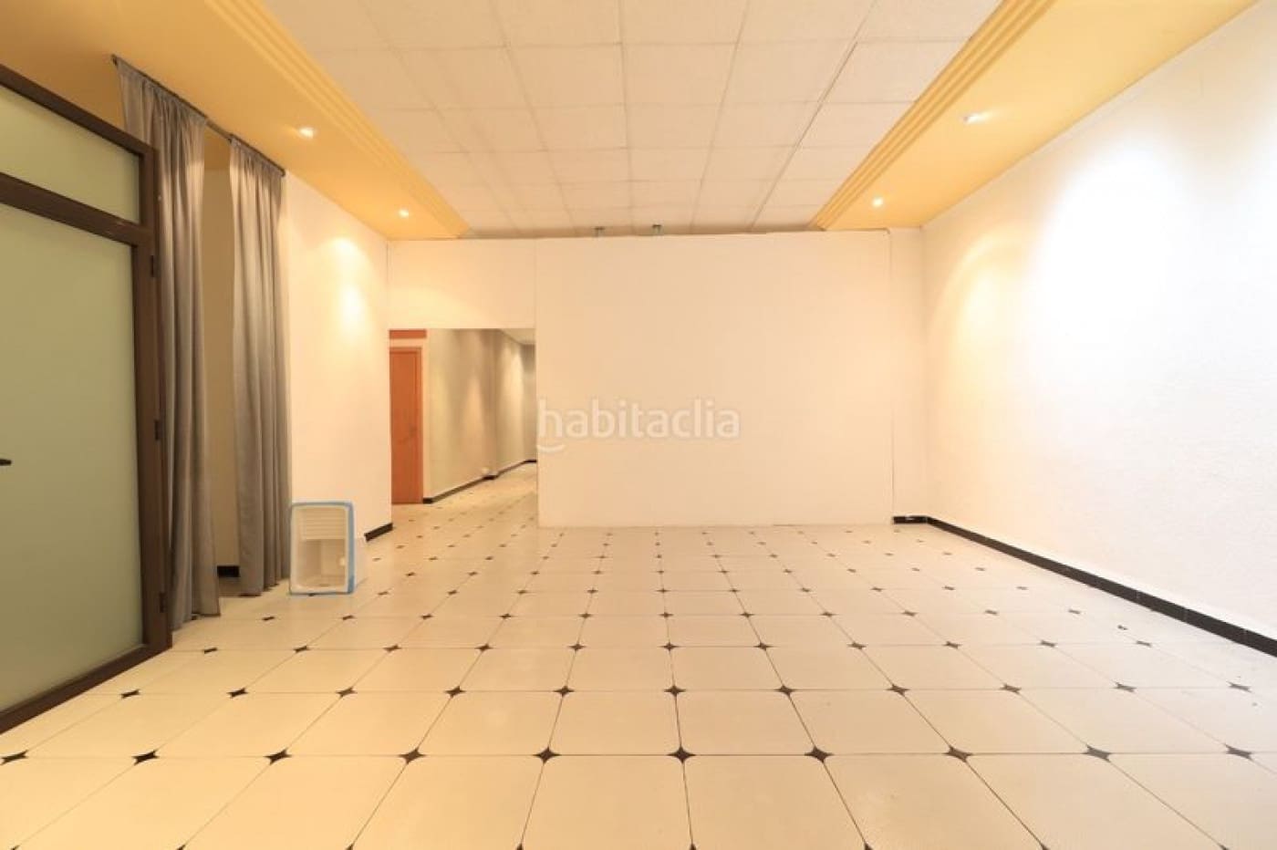 Erhverv til salg i L'Alcudia - € 100.000 (Ref: 8806330)