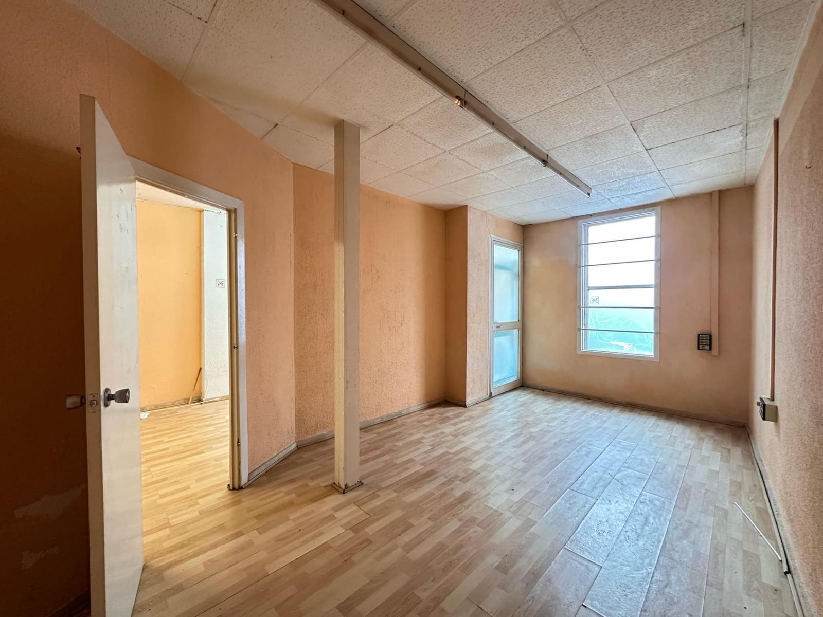 Kaupallinen vuokrattavana paikassa Carlet - 400 € (Ref: 8836772)