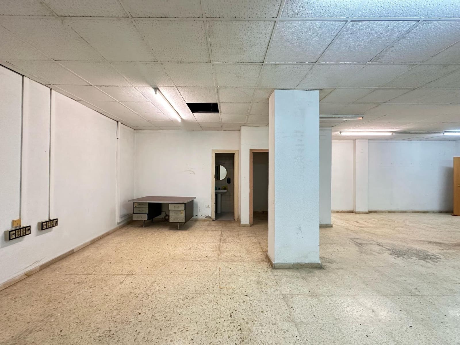 Kaupallinen vuokrattavana paikassa Carlet - 400 € (Ref: 8836772)