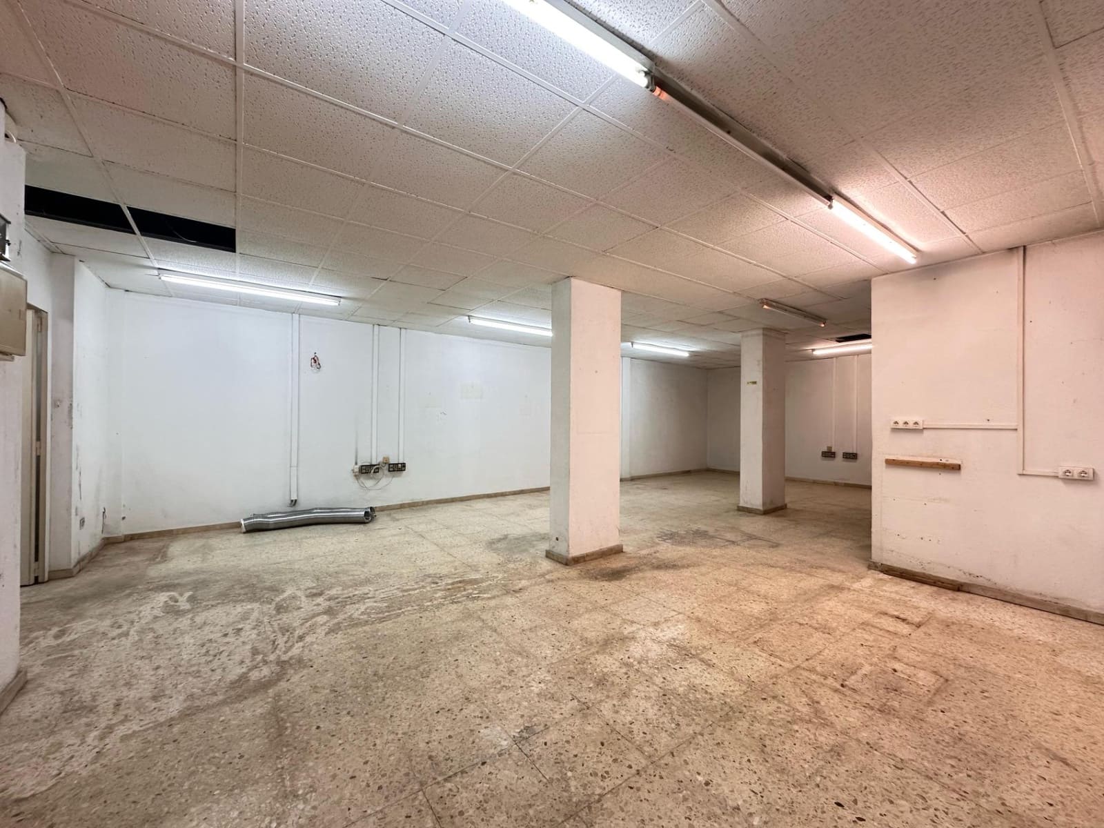 Kaupallinen vuokrattavana paikassa Carlet - 400 € (Ref: 8836772)