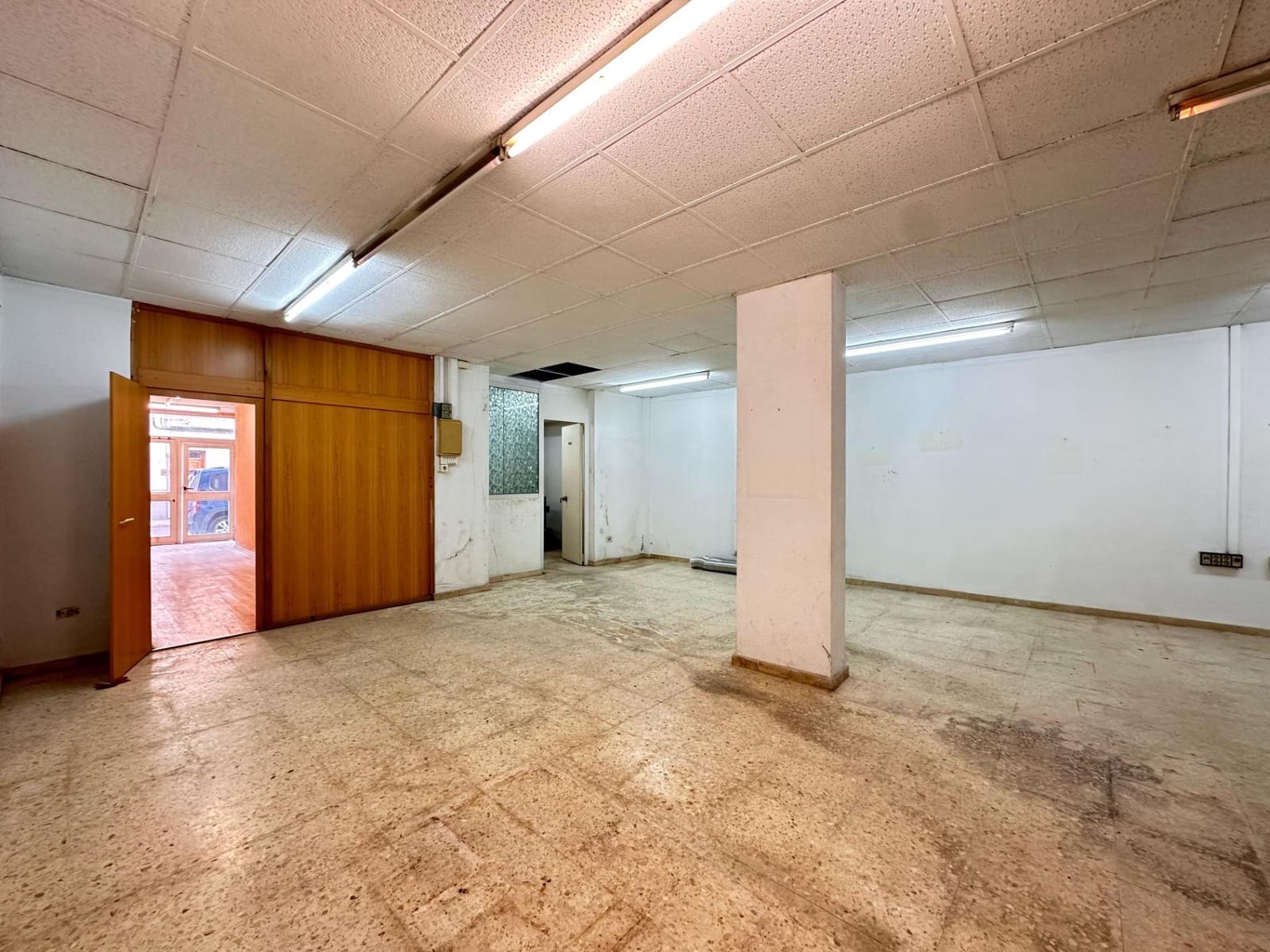 Kaupallinen vuokrattavana paikassa Carlet - 400 € (Ref: 8836772)