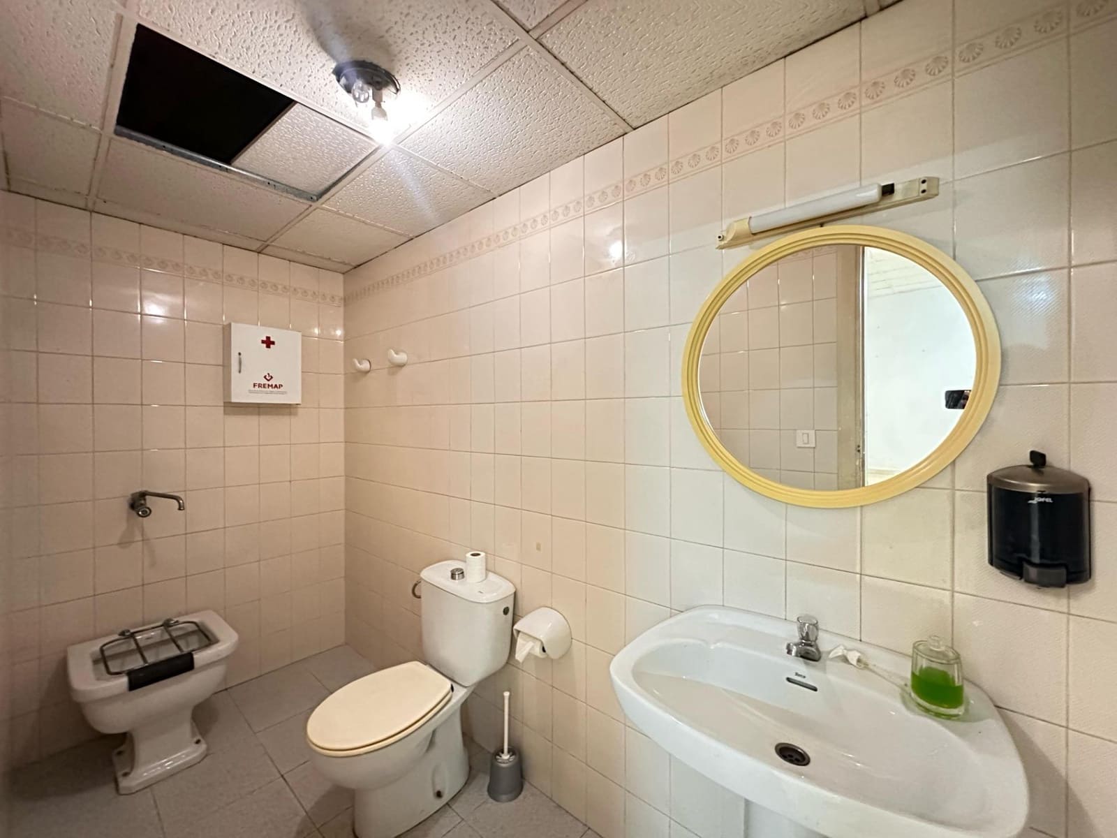 Kaupallinen vuokrattavana paikassa Carlet - 400 € (Ref: 8836772)