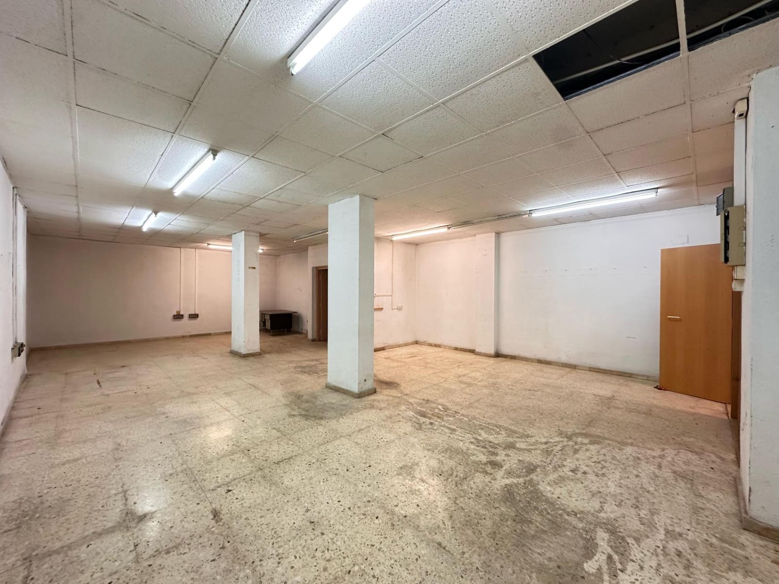 Kaupallinen vuokrattavana paikassa Carlet - 400 € (Ref: 8836772)