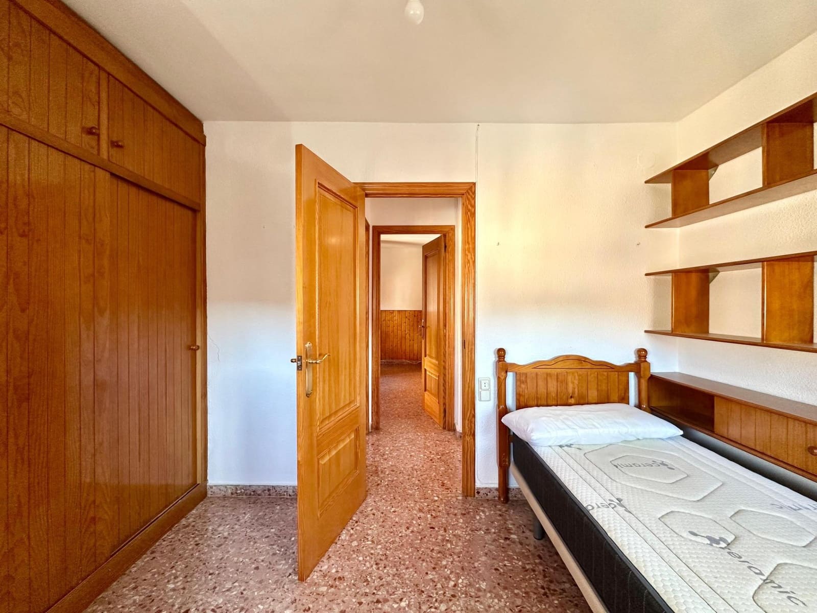 3 soveværelse Lejlighed til salg i L'Alcudia de Crespins med garage - € 100.000 (Ref: 8847625)