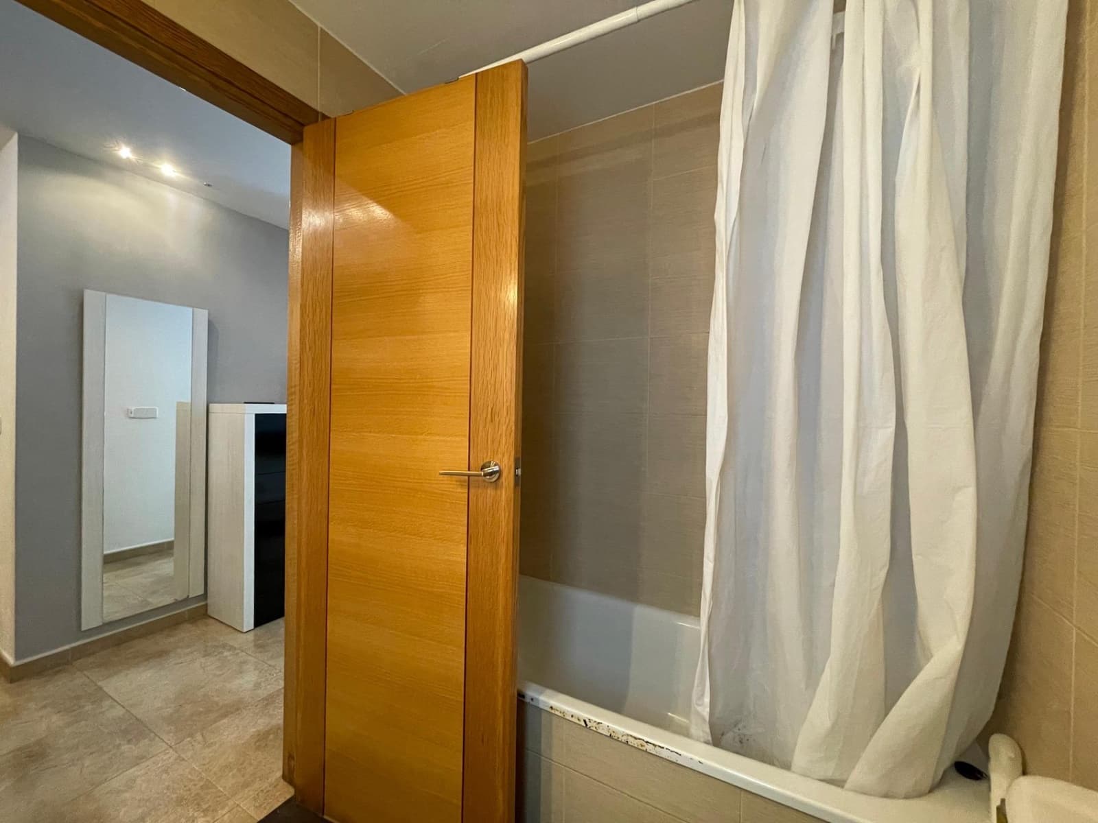 3 makuuhuone Asunto myytävänä paikassa Llombai mukana 
autotalli - 180 000 € (Ref: 8851572)