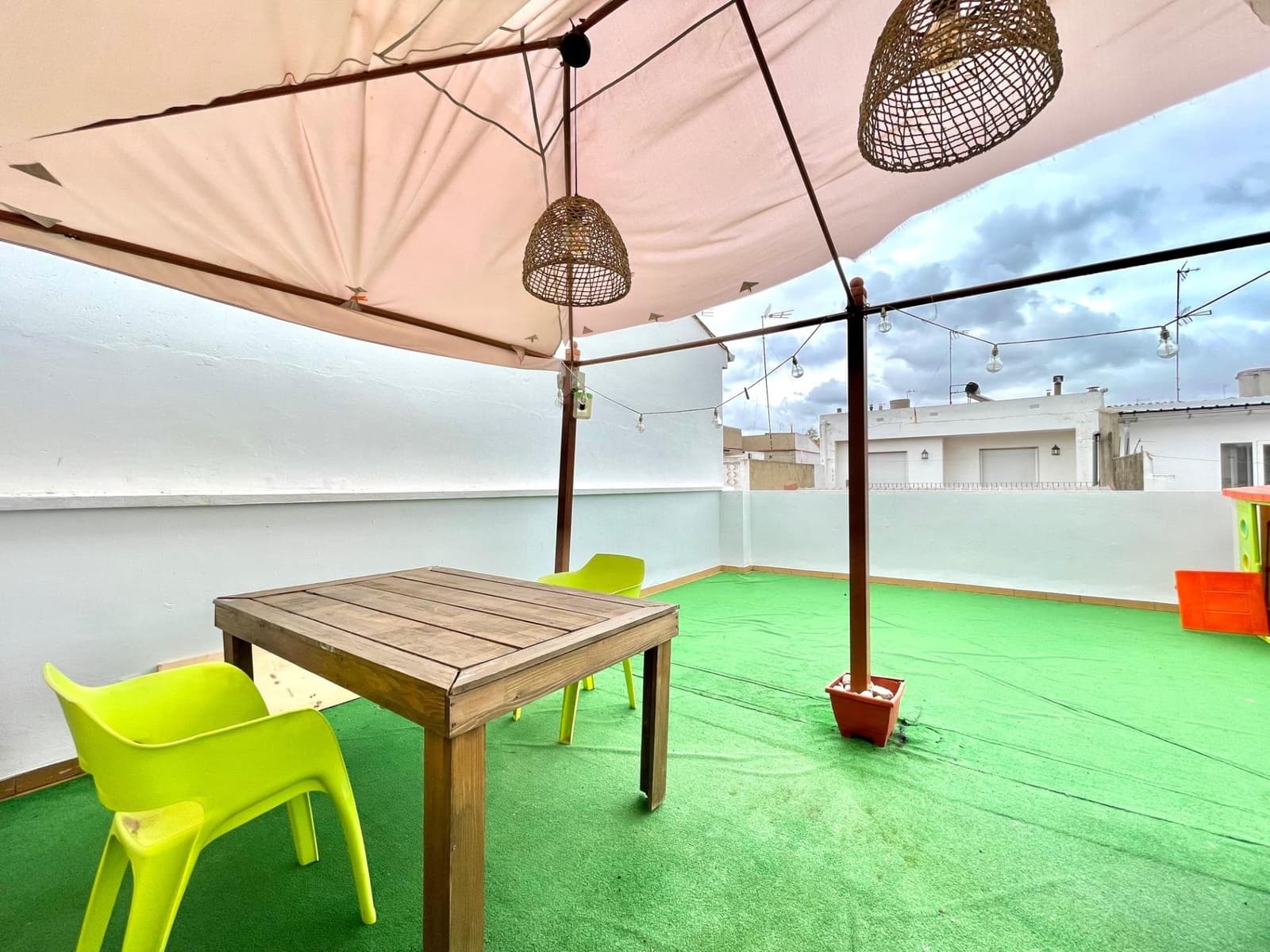 3 makuuhuone Asunto myytävänä paikassa Llombai mukana 
autotalli - 180 000 € (Ref: 8851572)