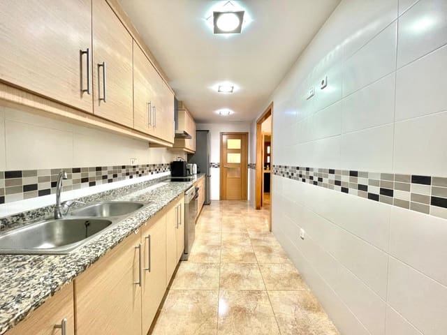 3 makuuhuone Asunto myytävänä paikassa Llombai mukana 
autotalli - 180 000 € (Ref: 8851572)