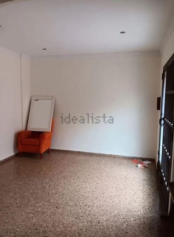 Piso de 4 habitaciones en Alginet en venta con garaje - 135.000 € (Ref: 8857756)