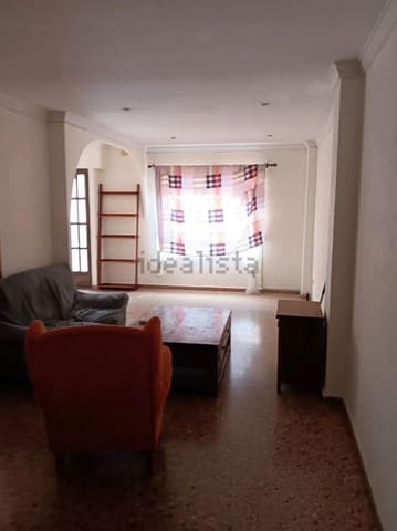 Piso de 4 habitaciones en Alginet en venta con garaje - 135.000 € (Ref: 8857756)