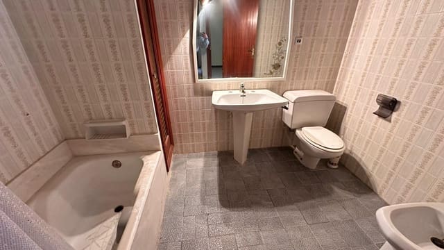 3 bedroom Townhouse for sale in Benifaió - € 185,000 (Ref: 8857758)