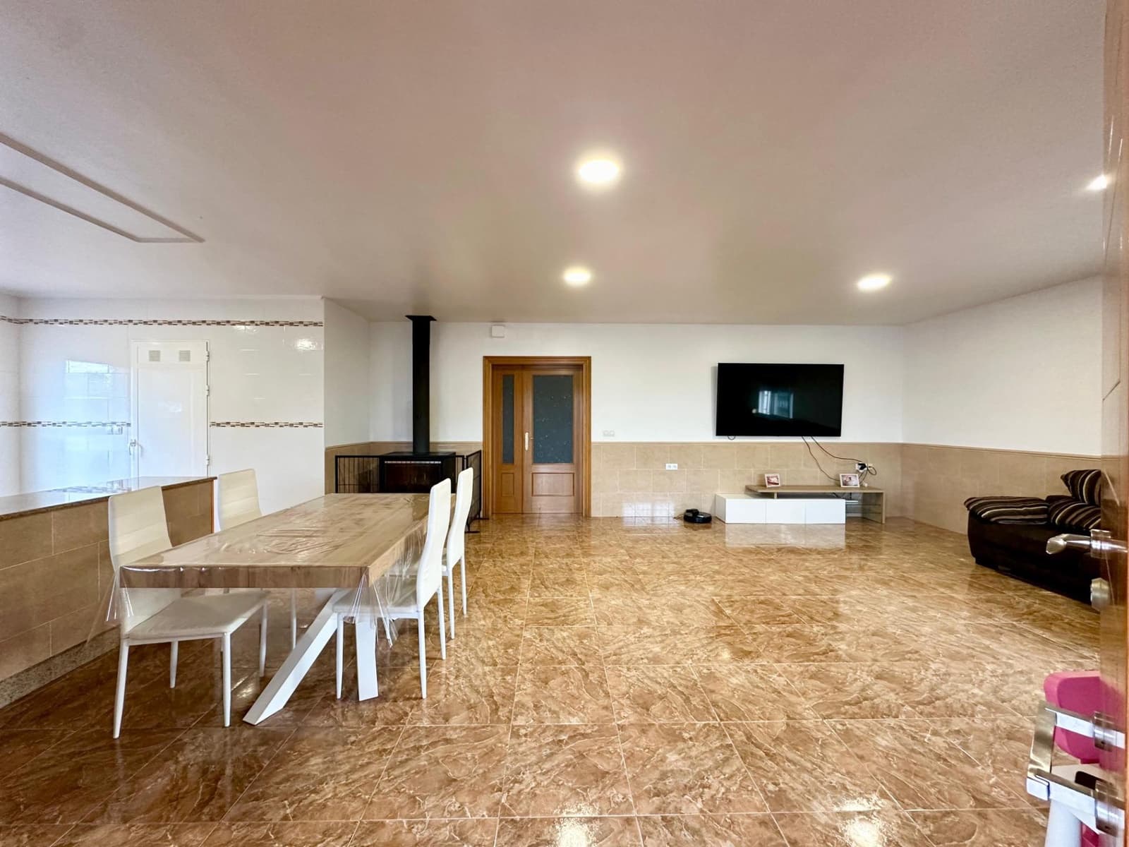 4 soveværelse Villa til salg i Carlet med swimmingpool - € 320.000 (Ref: 8886058)