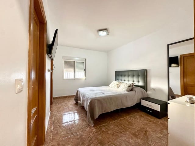 4 bedroom Villa for sale in Carlet with pool - € 320,000 (Ref: 8886058)