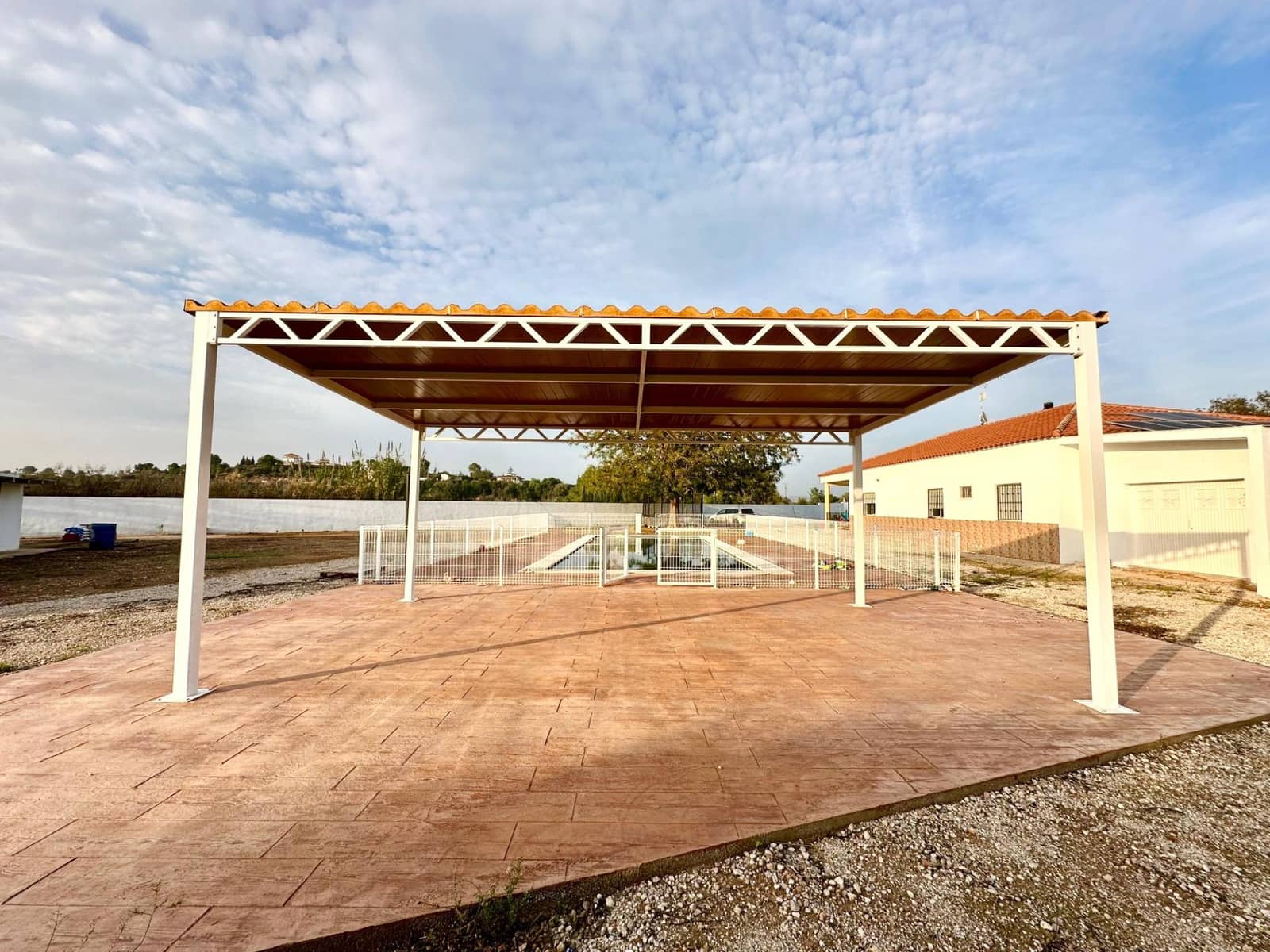 4 soveværelse Villa til salg i Carlet med swimmingpool - € 320.000 (Ref: 8886058)