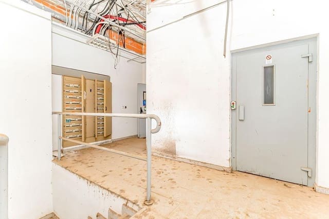 Commerciale in vendita in Alzira - 750.000 € (Rif: 8936822)