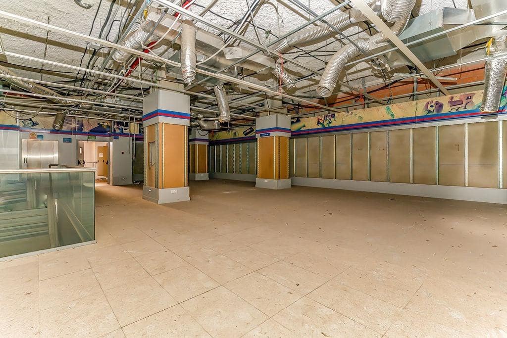 Commercial for sale in Alzira - € 750,000 (Ref: 8936822)