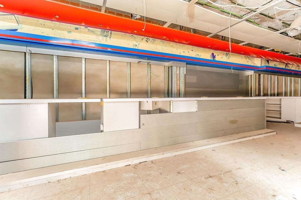 Commercial for sale in Alzira - € 750,000 (Ref: 8936822)