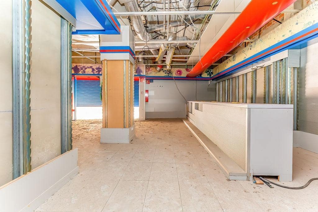 Commercial for sale in Alzira - € 750,000 (Ref: 8936822)