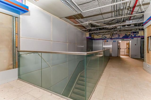 Commerciale in vendita in Alzira - 750.000 € (Rif: 8936822)