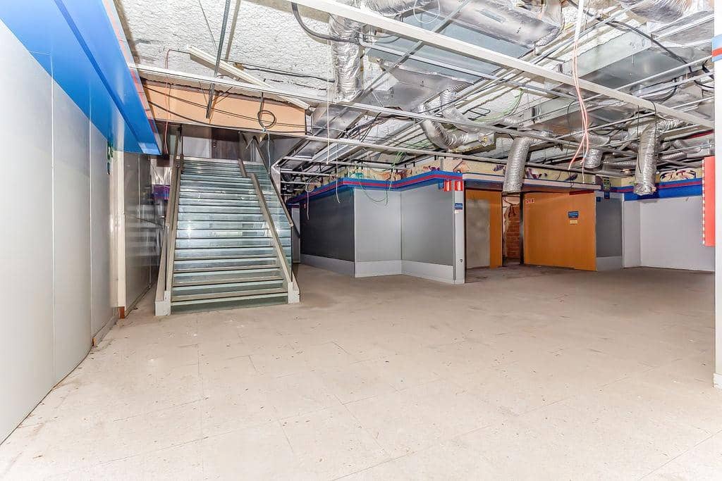 Commercial for sale in Alzira - € 750,000 (Ref: 8936822)