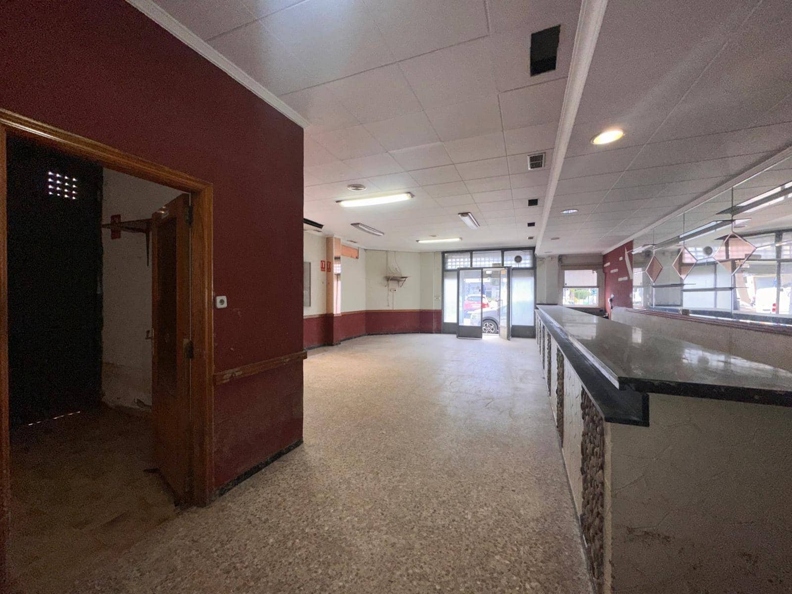 Erhverv til salg i L'Alcudia - € 180.000 (Ref: 8948731)