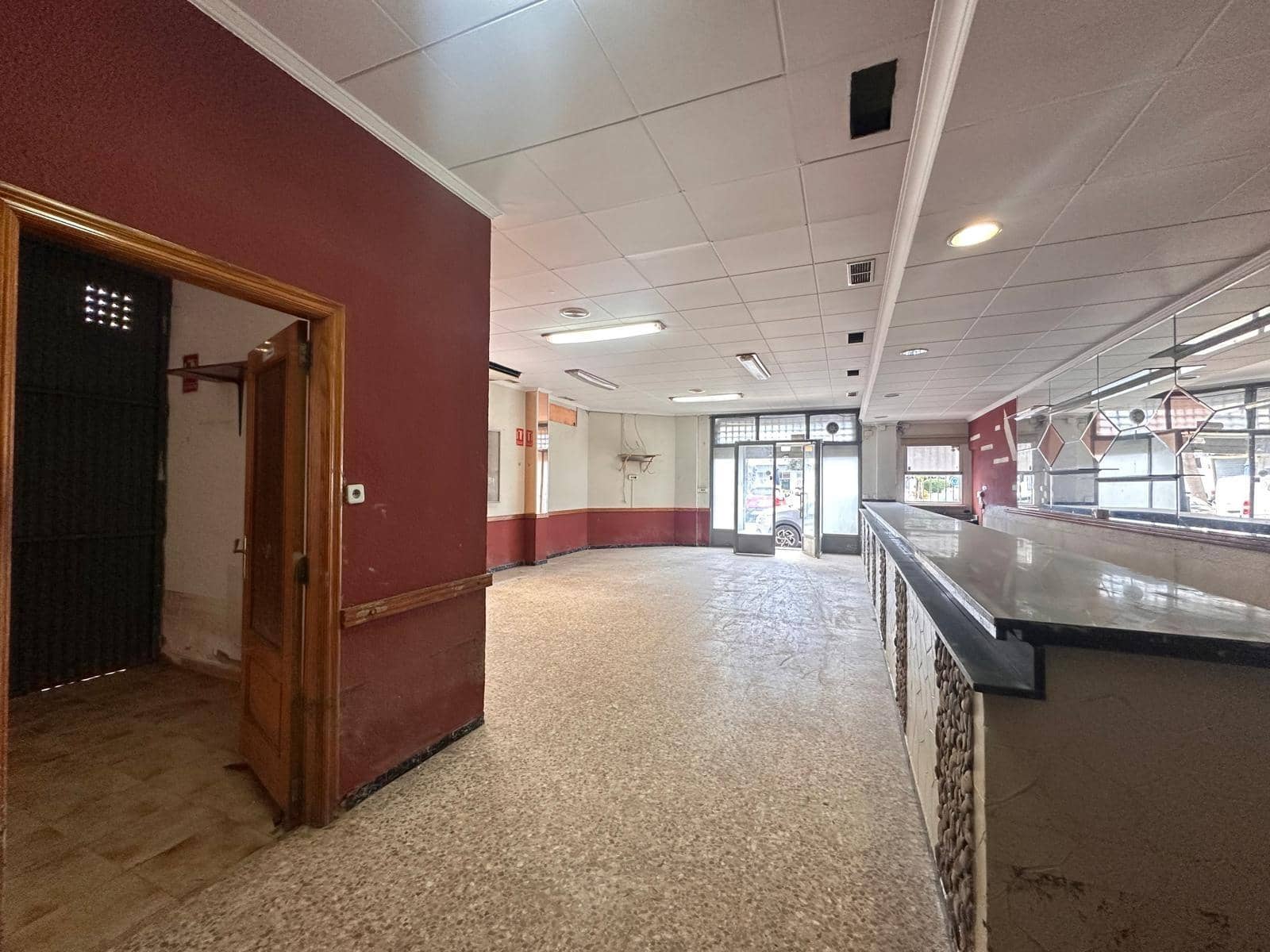 Erhverv til salg i L'Alcudia - € 180.000 (Ref: 8948731)