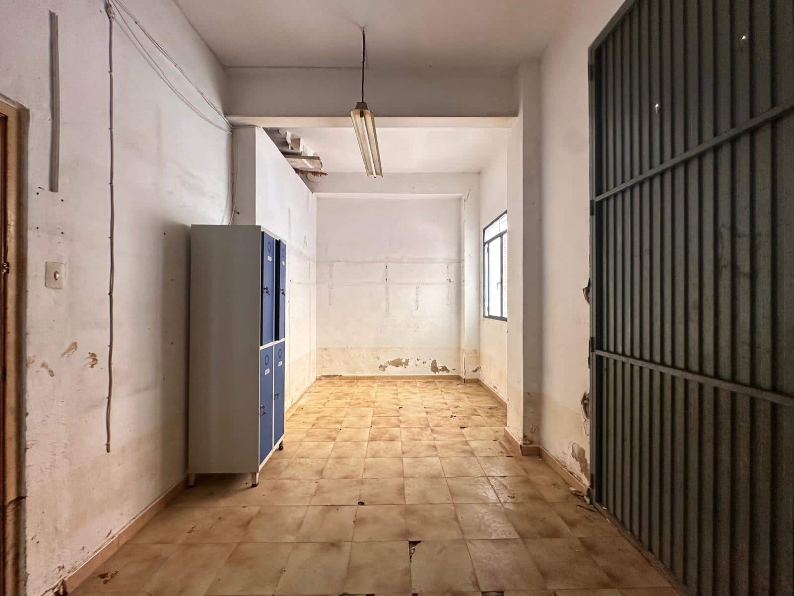 Erhverv til salg i L'Alcudia - € 180.000 (Ref: 8948731)