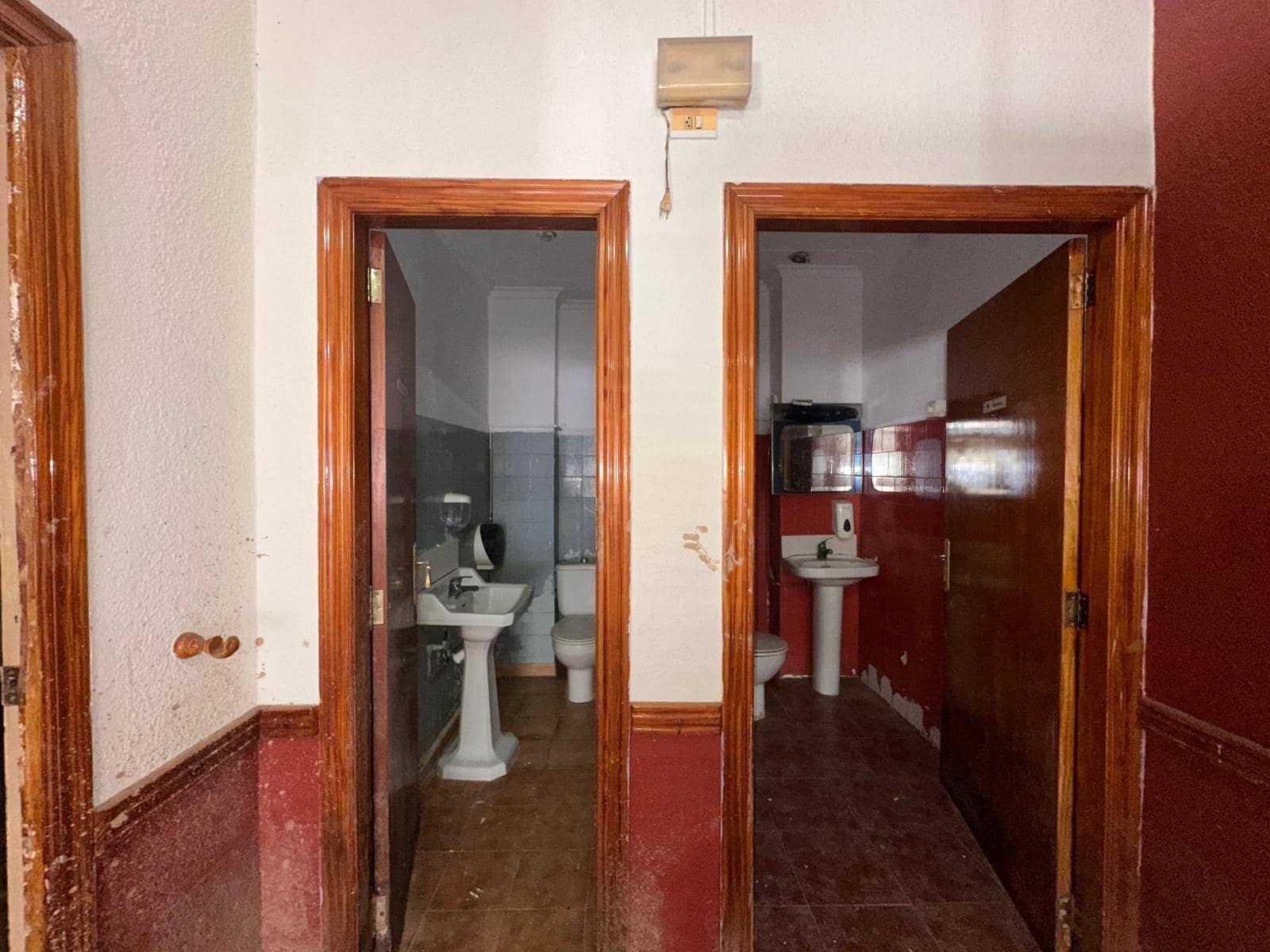 Erhverv til salg i L'Alcudia - € 180.000 (Ref: 8948731)