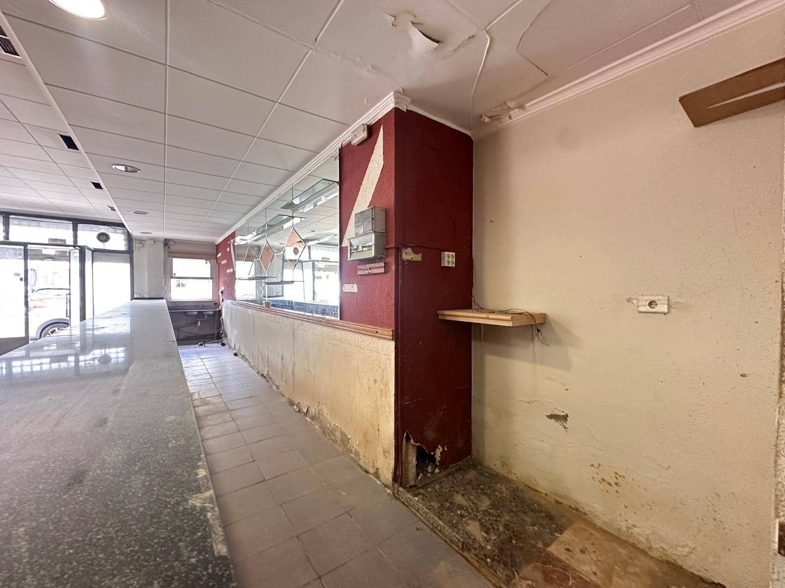 Erhverv til salg i L'Alcudia - € 180.000 (Ref: 8948731)