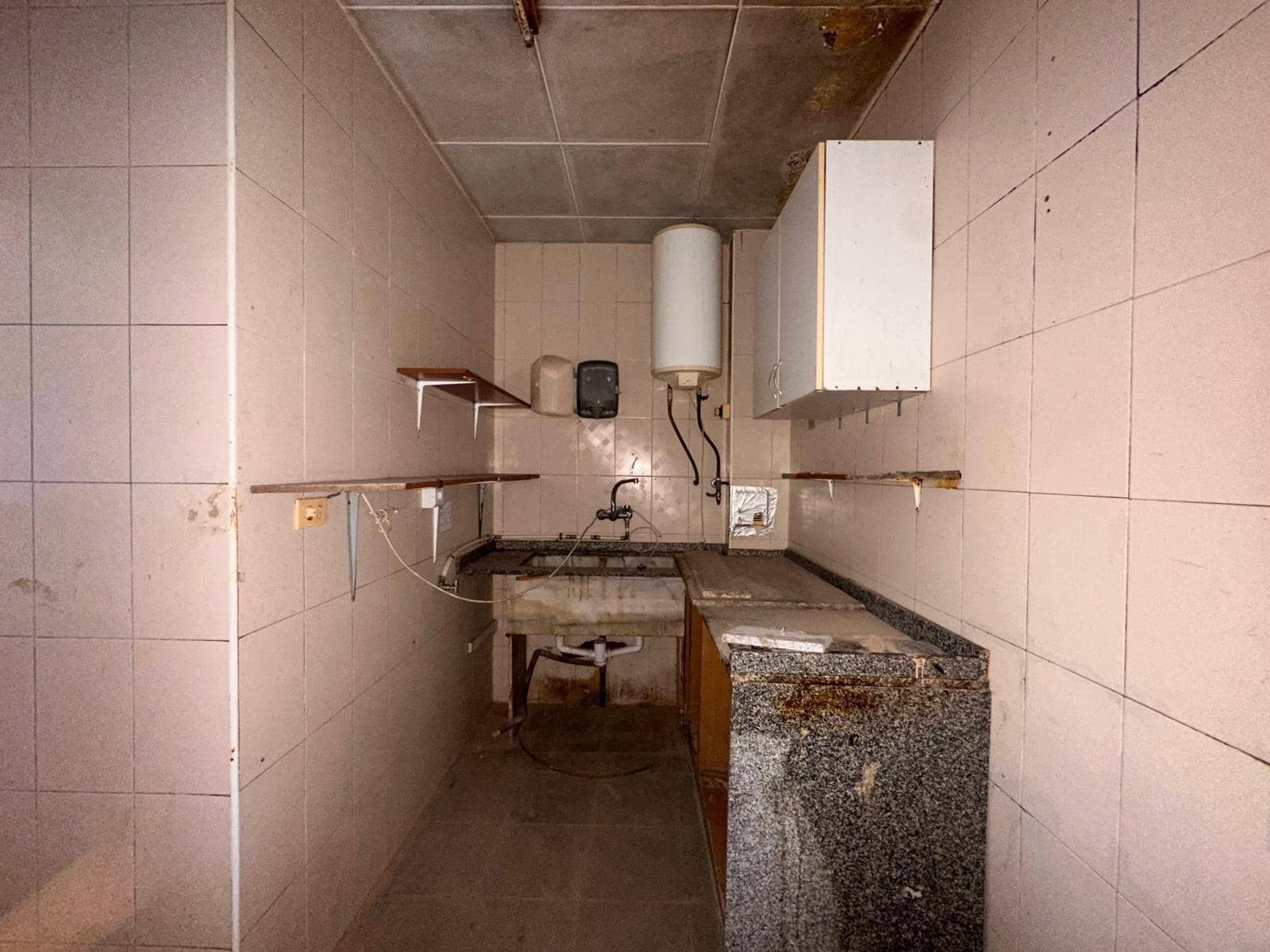 Erhverv til salg i L'Alcudia - € 180.000 (Ref: 8948731)