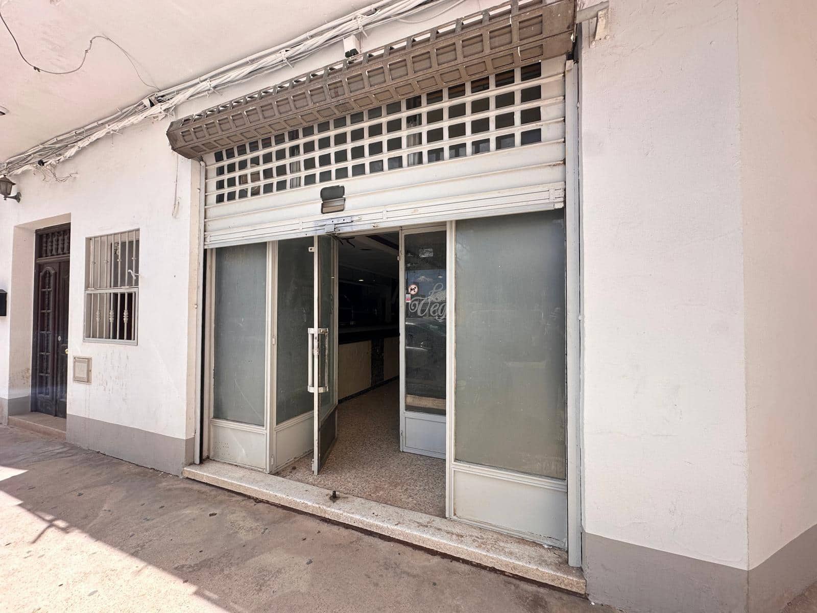 Erhverv til salg i L'Alcudia - € 180.000 (Ref: 8948731)