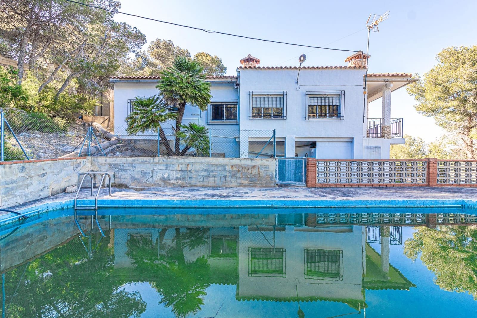 4 soveværelse Finca/Landehus til salg i Carlet med swimmingpool - € 200.000 (Ref: 8948732)