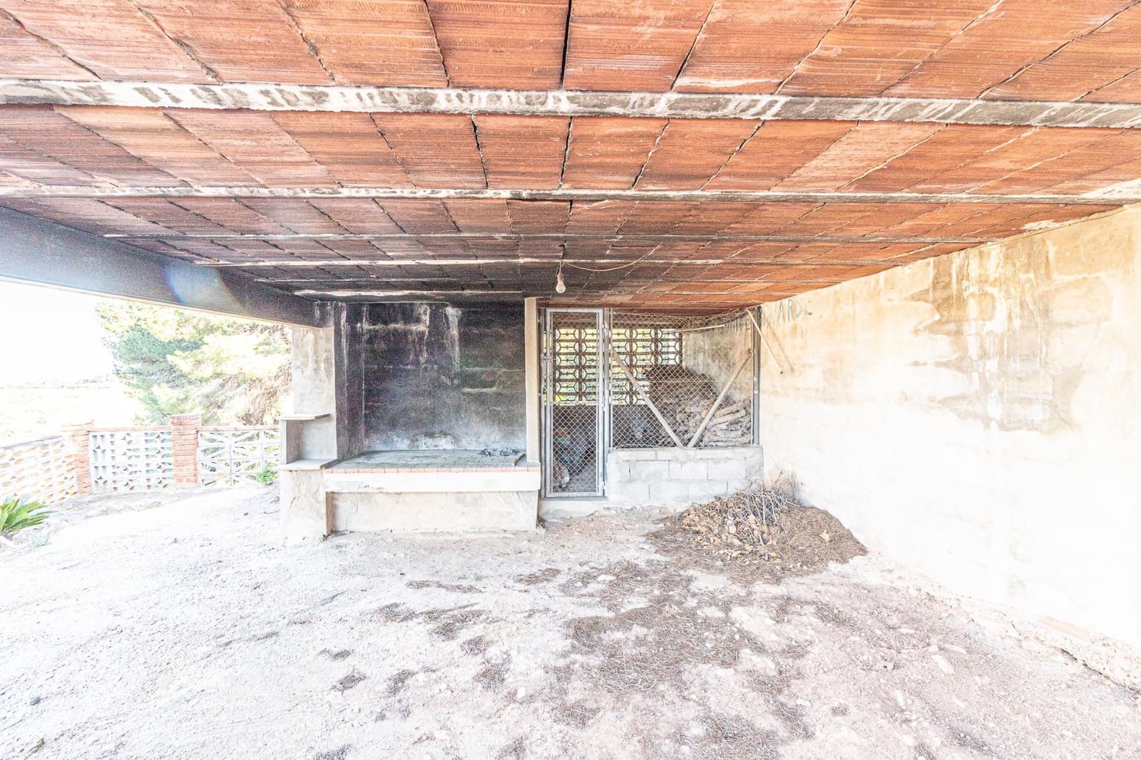 4 soveværelse Finca/Landehus til salg i Carlet med swimmingpool - € 200.000 (Ref: 8948732)