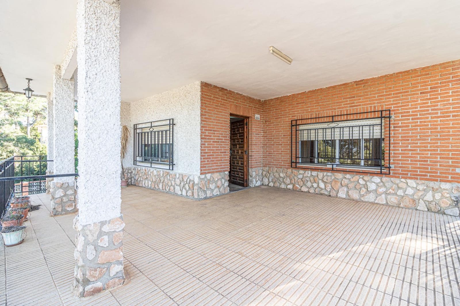 4 soveværelse Finca/Landehus til salg i Carlet med swimmingpool - € 200.000 (Ref: 8948732)