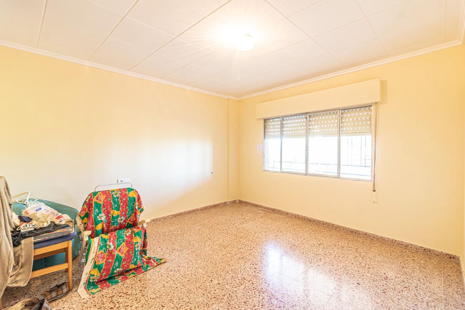 4 soveværelse Finca/Landehus til salg i Carlet med swimmingpool - € 200.000 (Ref: 8948732)