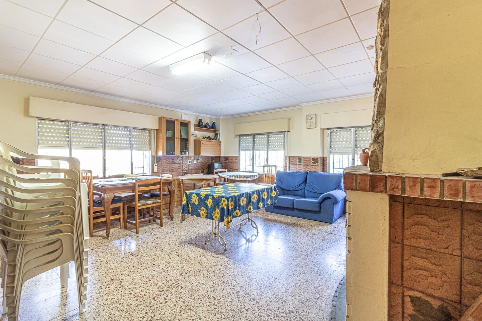 4 soveværelse Finca/Landehus til salg i Carlet med swimmingpool - € 200.000 (Ref: 8948732)