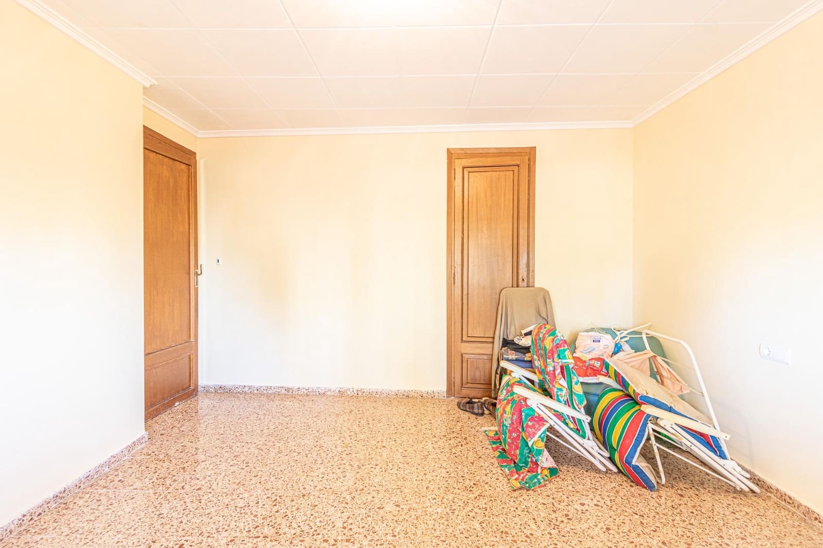 4 soveværelse Finca/Landehus til salg i Carlet med swimmingpool - € 200.000 (Ref: 8948732)