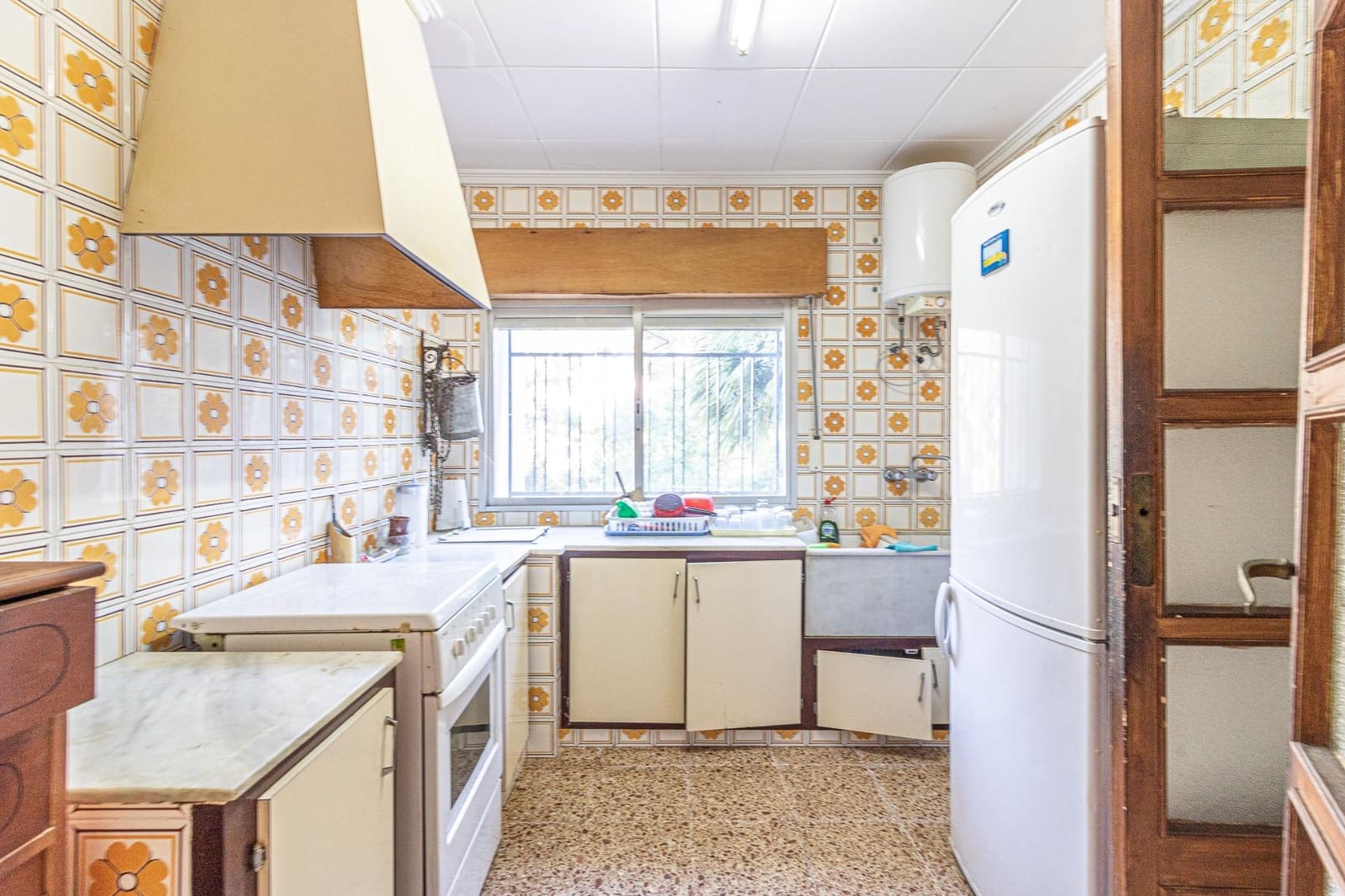 4 soveværelse Finca/Landehus til salg i Carlet med swimmingpool - € 200.000 (Ref: 8948732)