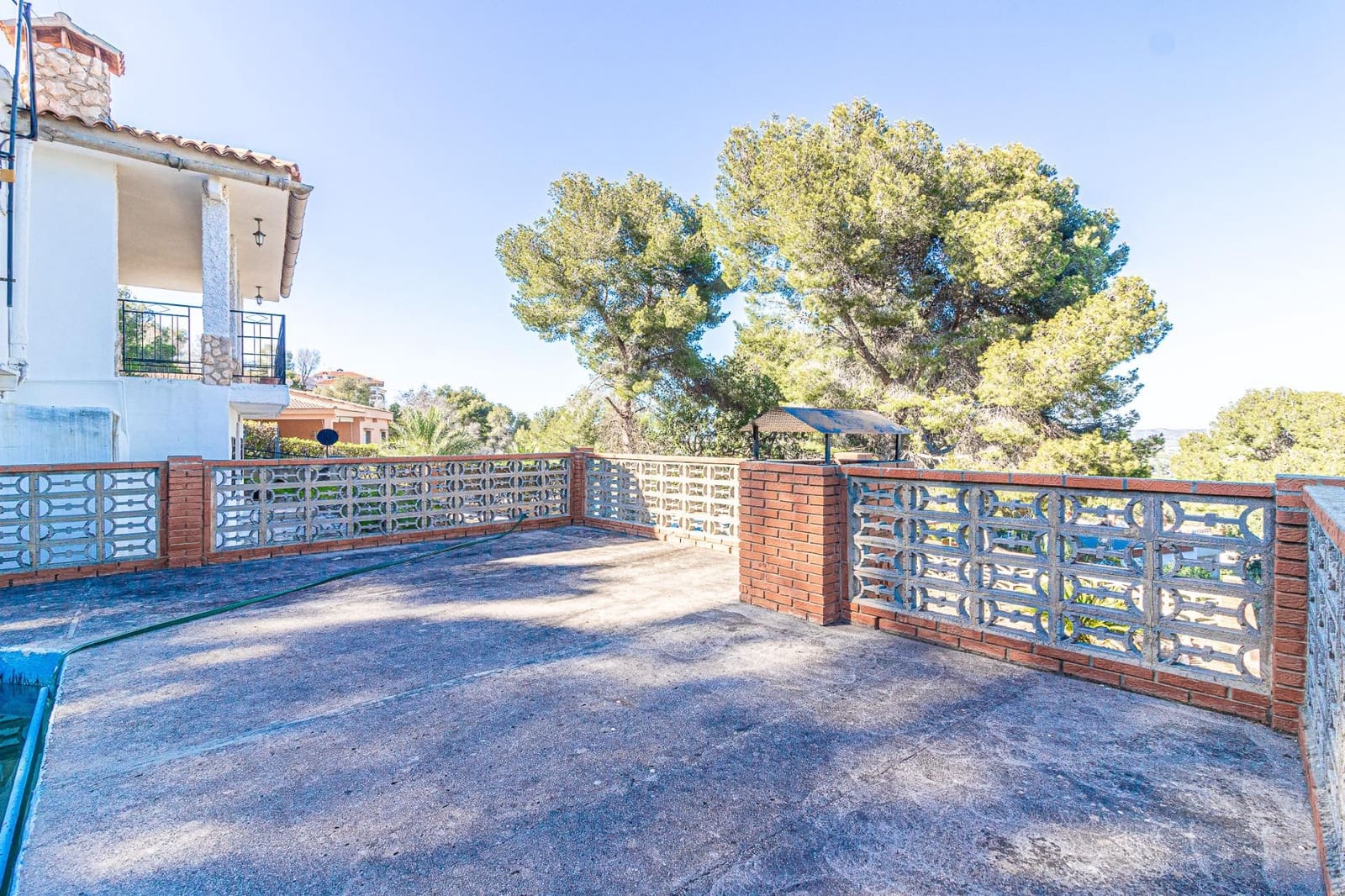 4 soveværelse Finca/Landehus til salg i Carlet med swimmingpool - € 200.000 (Ref: 8948732)