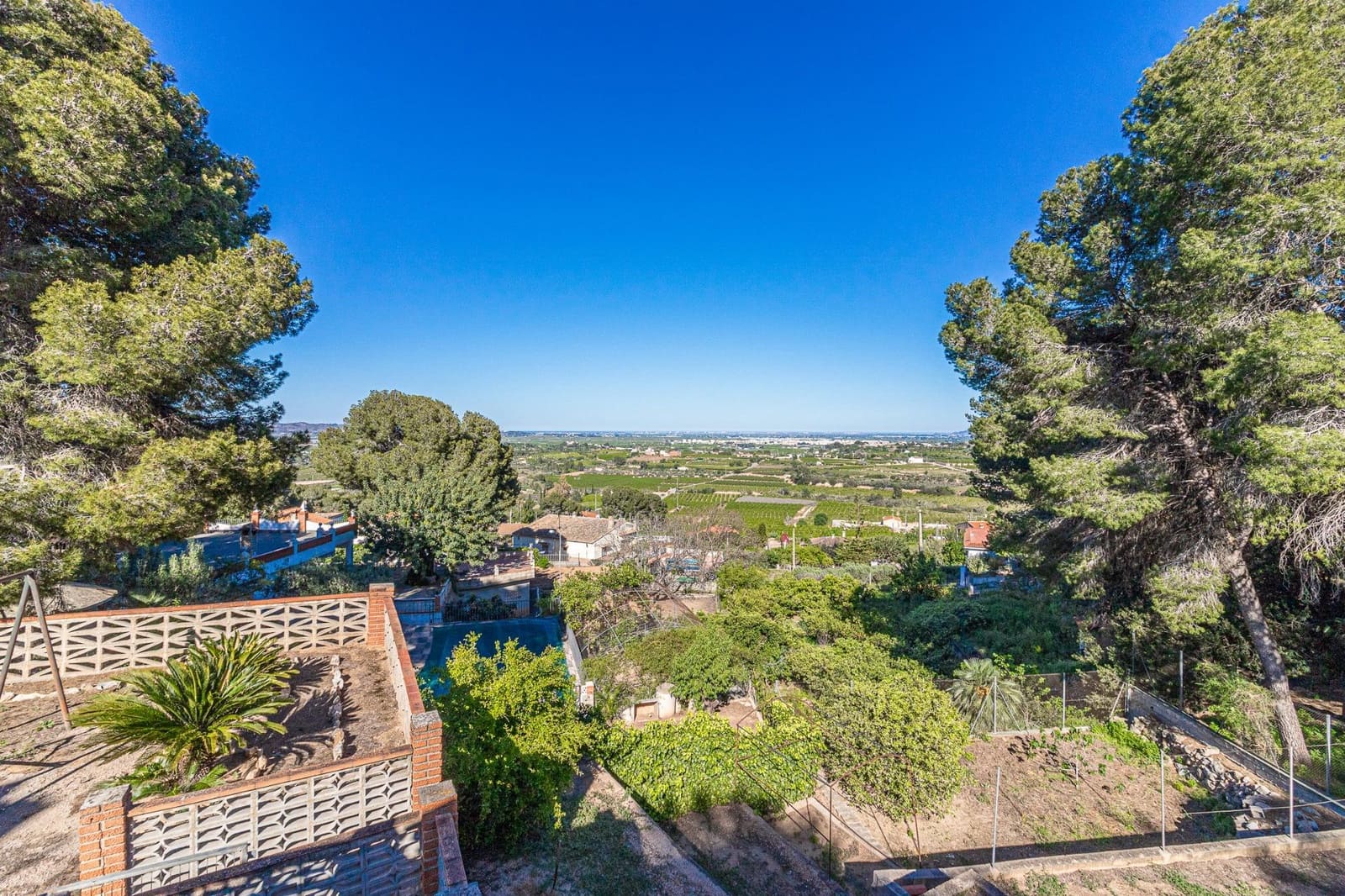 4 soveværelse Finca/Landehus til salg i Carlet med swimmingpool - € 200.000 (Ref: 8948732)