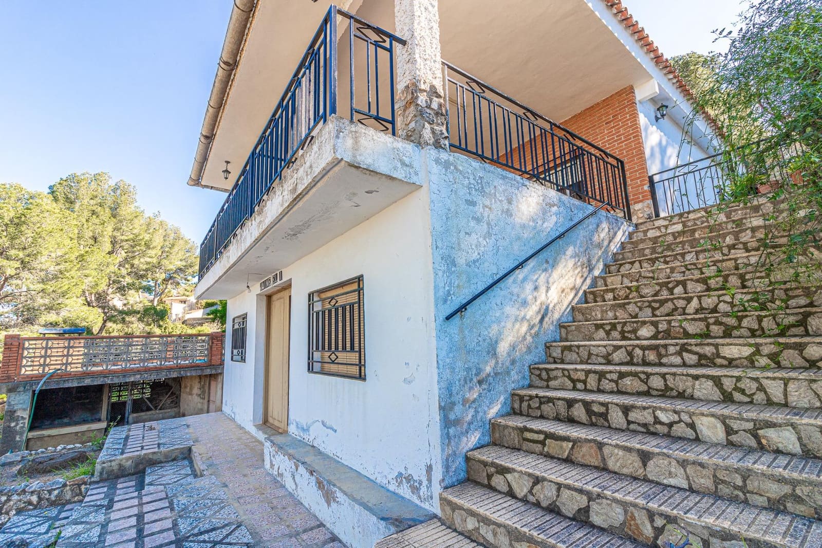 4 soveværelse Finca/Landehus til salg i Carlet med swimmingpool - € 200.000 (Ref: 8948732)