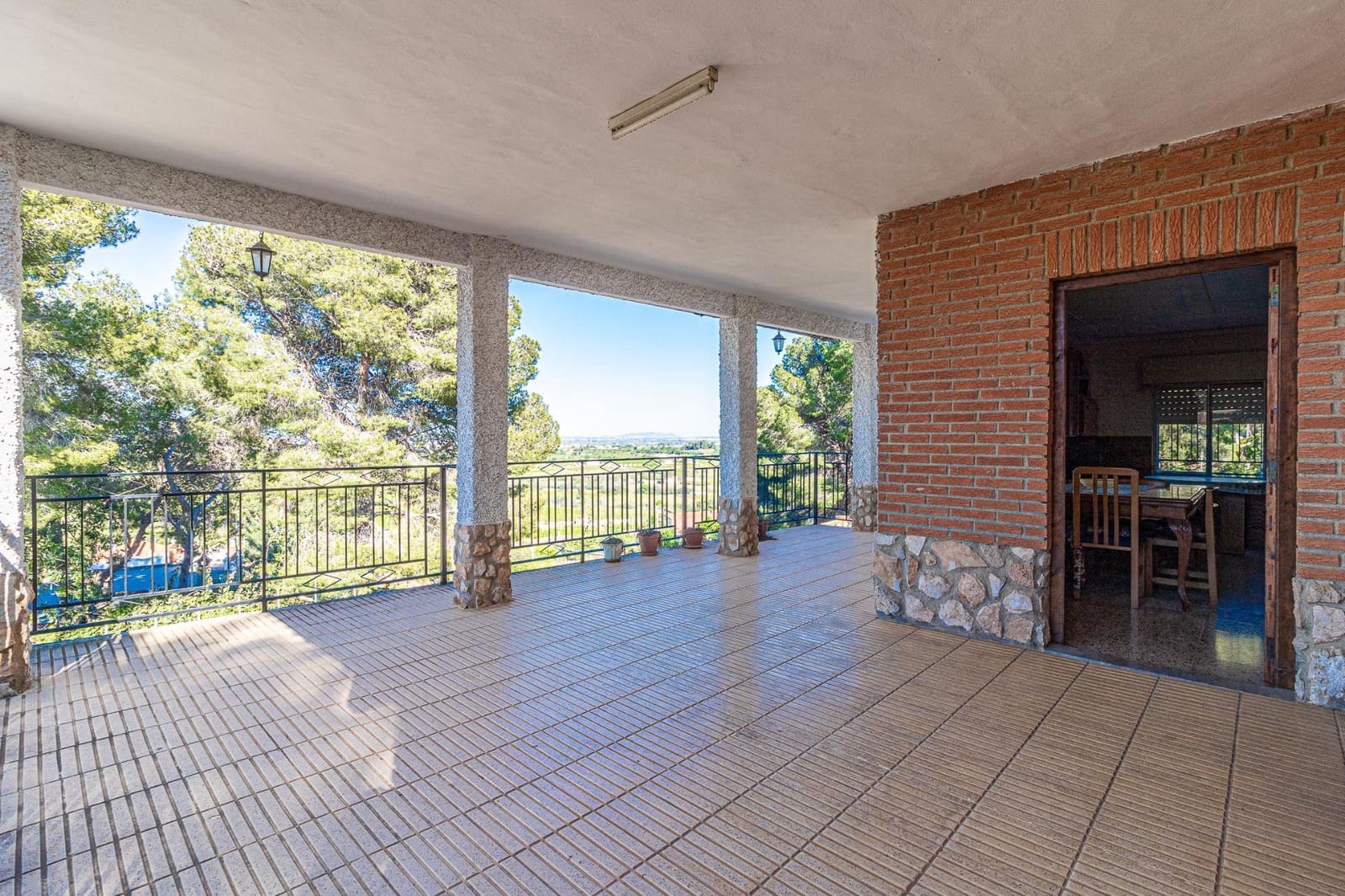 4 soveværelse Finca/Landehus til salg i Carlet med swimmingpool - € 200.000 (Ref: 8948732)