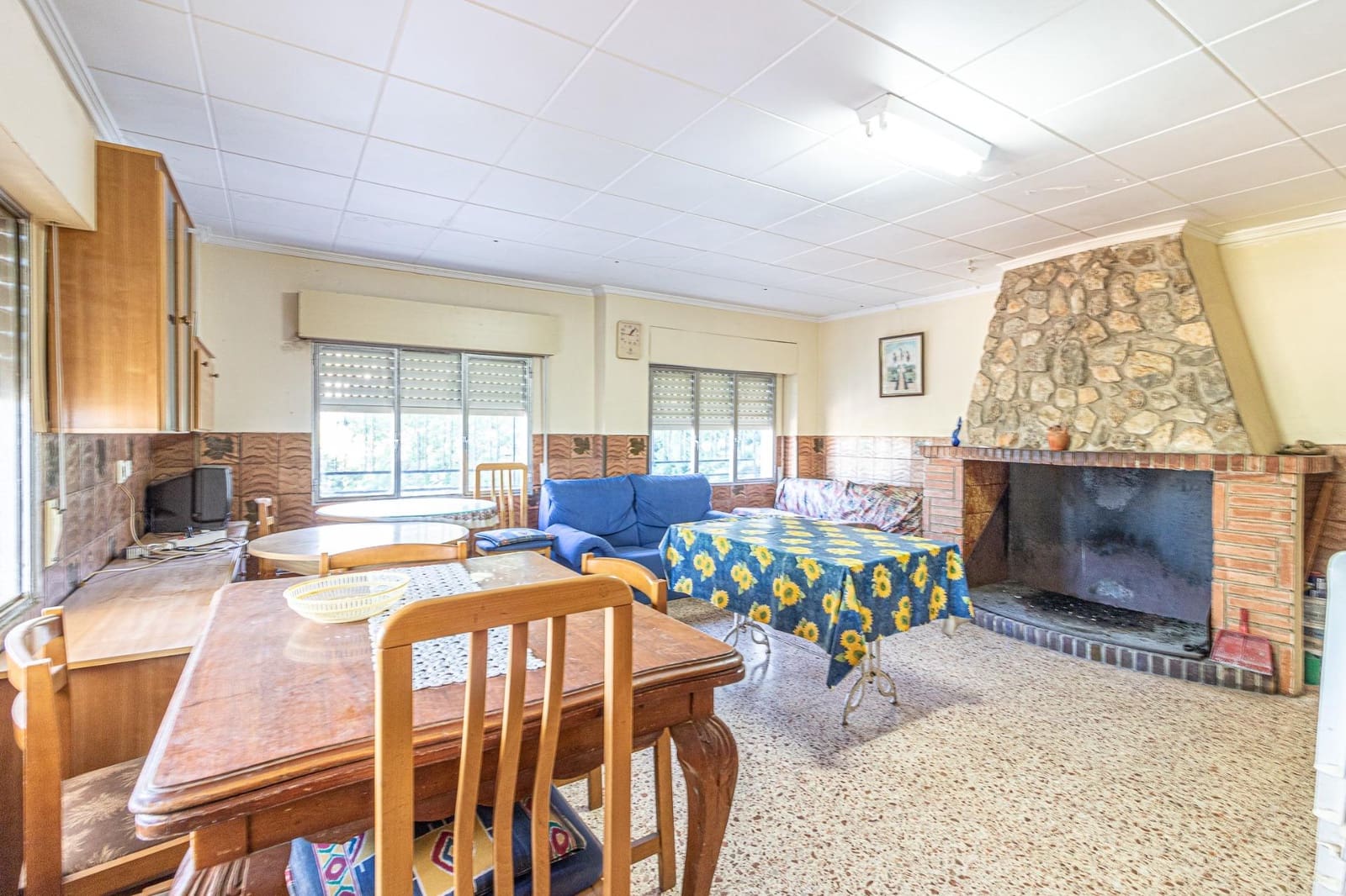 4 soveværelse Finca/Landehus til salg i Carlet med swimmingpool - € 200.000 (Ref: 8948732)