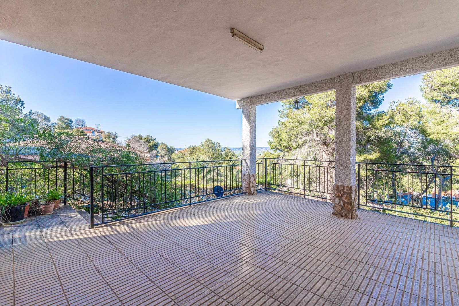 4 soveværelse Finca/Landehus til salg i Carlet med swimmingpool - € 200.000 (Ref: 8948732)