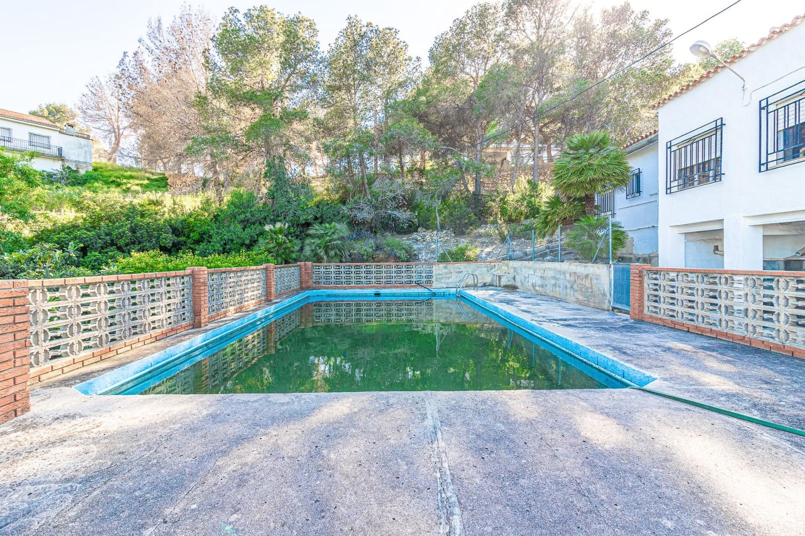 4 soveværelse Finca/Landehus til salg i Carlet med swimmingpool - € 200.000 (Ref: 8948732)